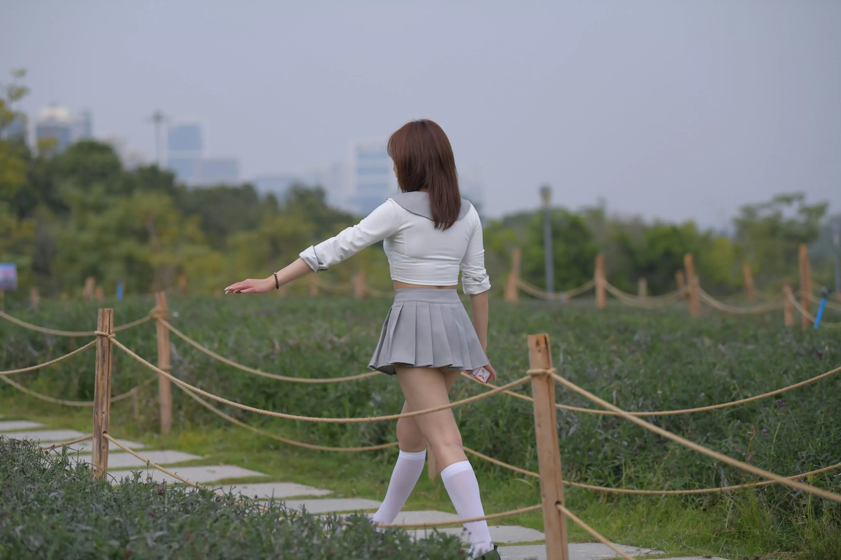 [魔镜街拍] NO.095 性感动人的小百褶裙美女 [763P]插图8